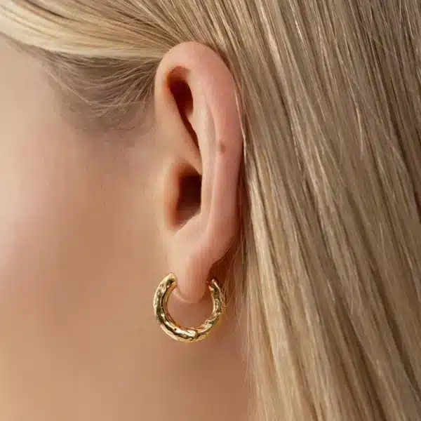 Onehe Frida golden hoop earrings