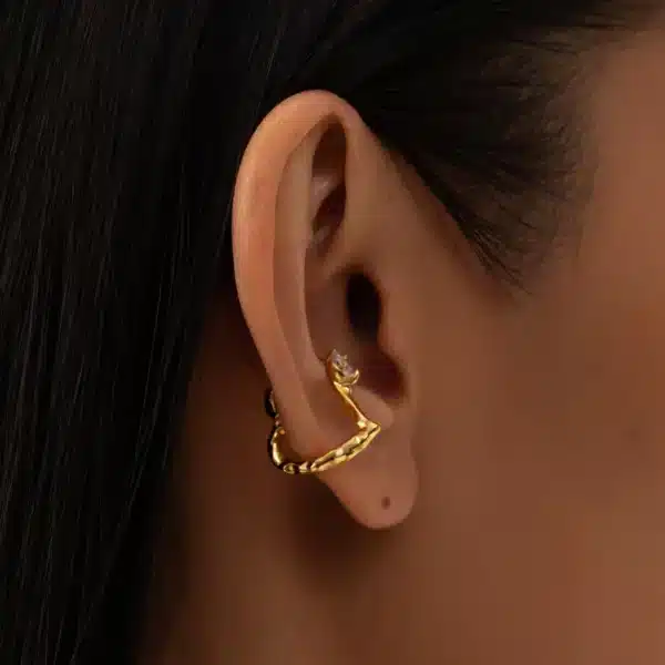 Onehe Heart shaped single golden ear cuff
