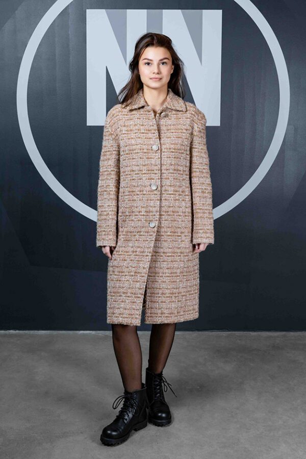 Woolen coat with lining