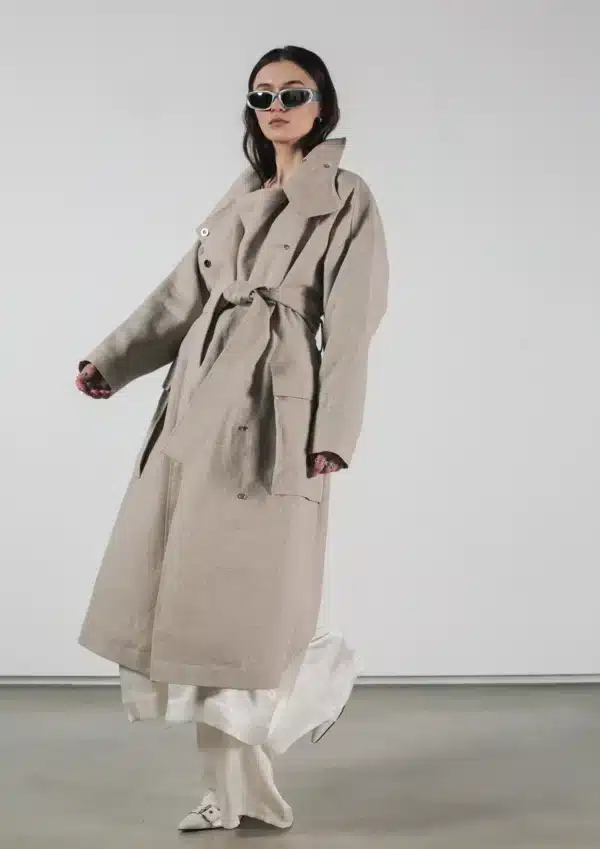 Eve Hanson Linen trench coat in light beige