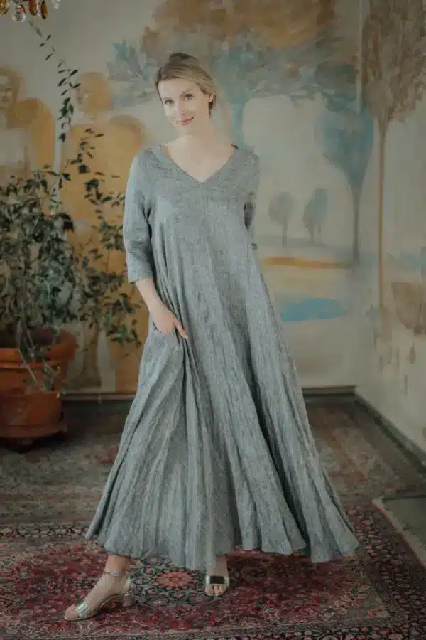 Luxe Hapsal Anna dress in grey linen 8.jpg