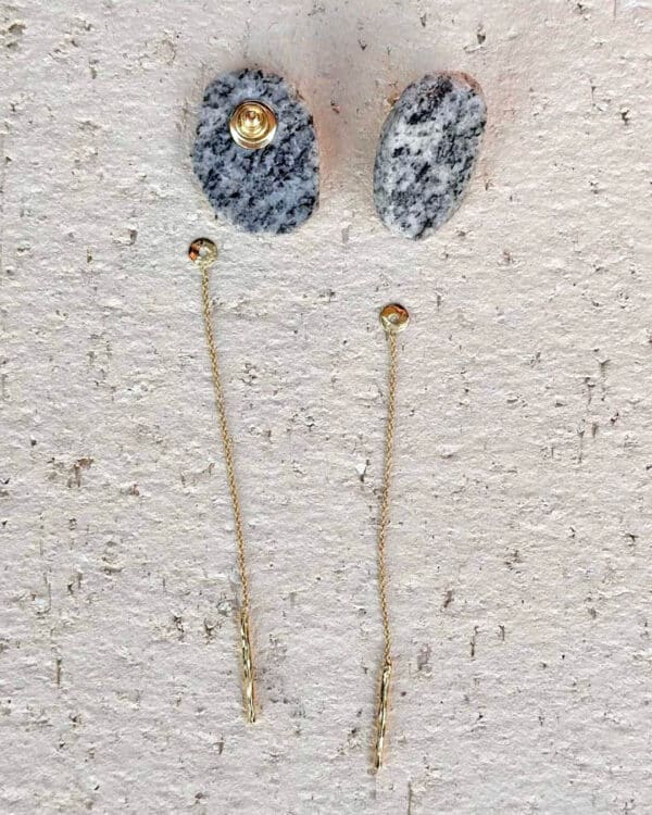 Horizon earrings light grey gold plated