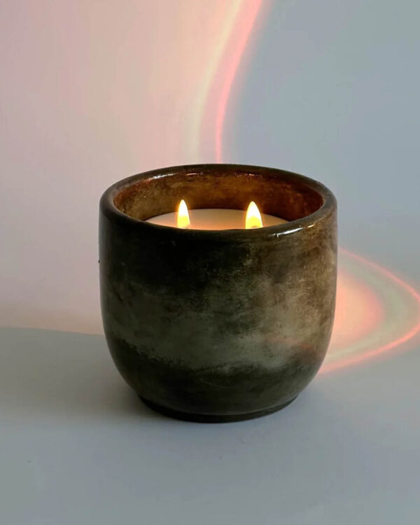 Big Serin candle in a concrete holder