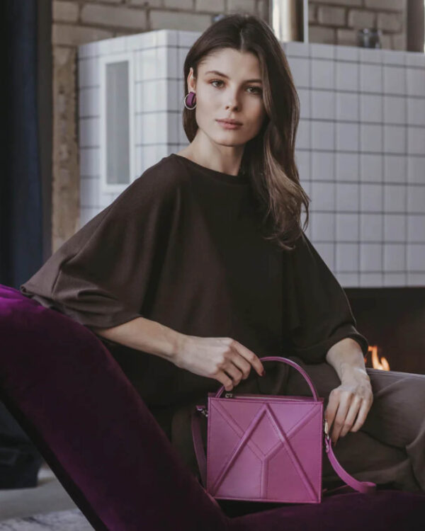 Facet bag with handle