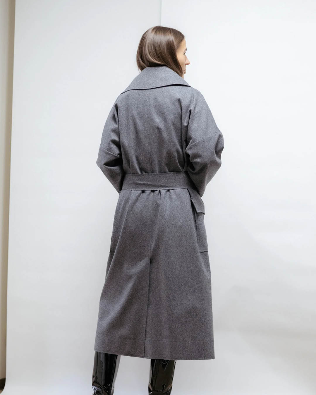 Hall villane mantel - Eve Hanson_3