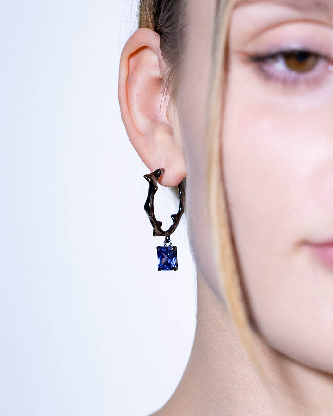 Kõrvarõngad Milam Hoop Midnight roodium sinine kivi - NRTN_2