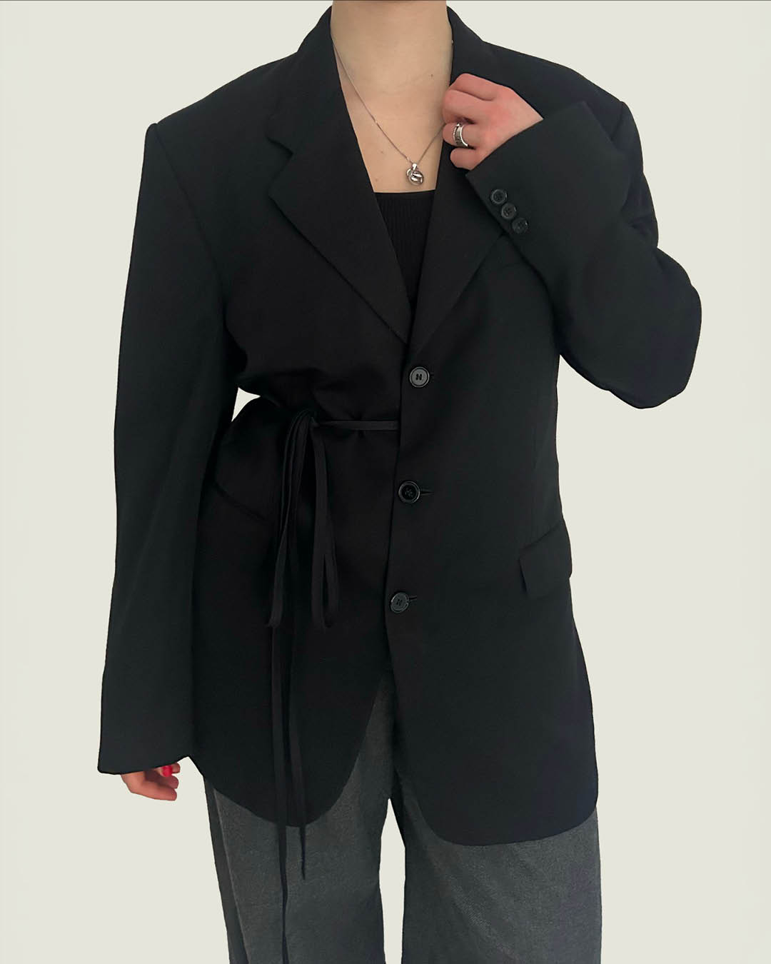 Must avatud seljaosaga hõlmikjakk - Vie_1