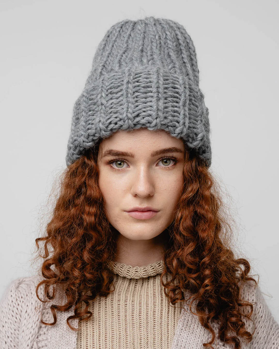 Müts Sossu must - Ärni Blum