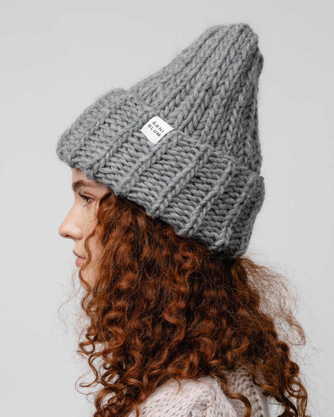 Müts Sossu tumehall - Ärni Blum