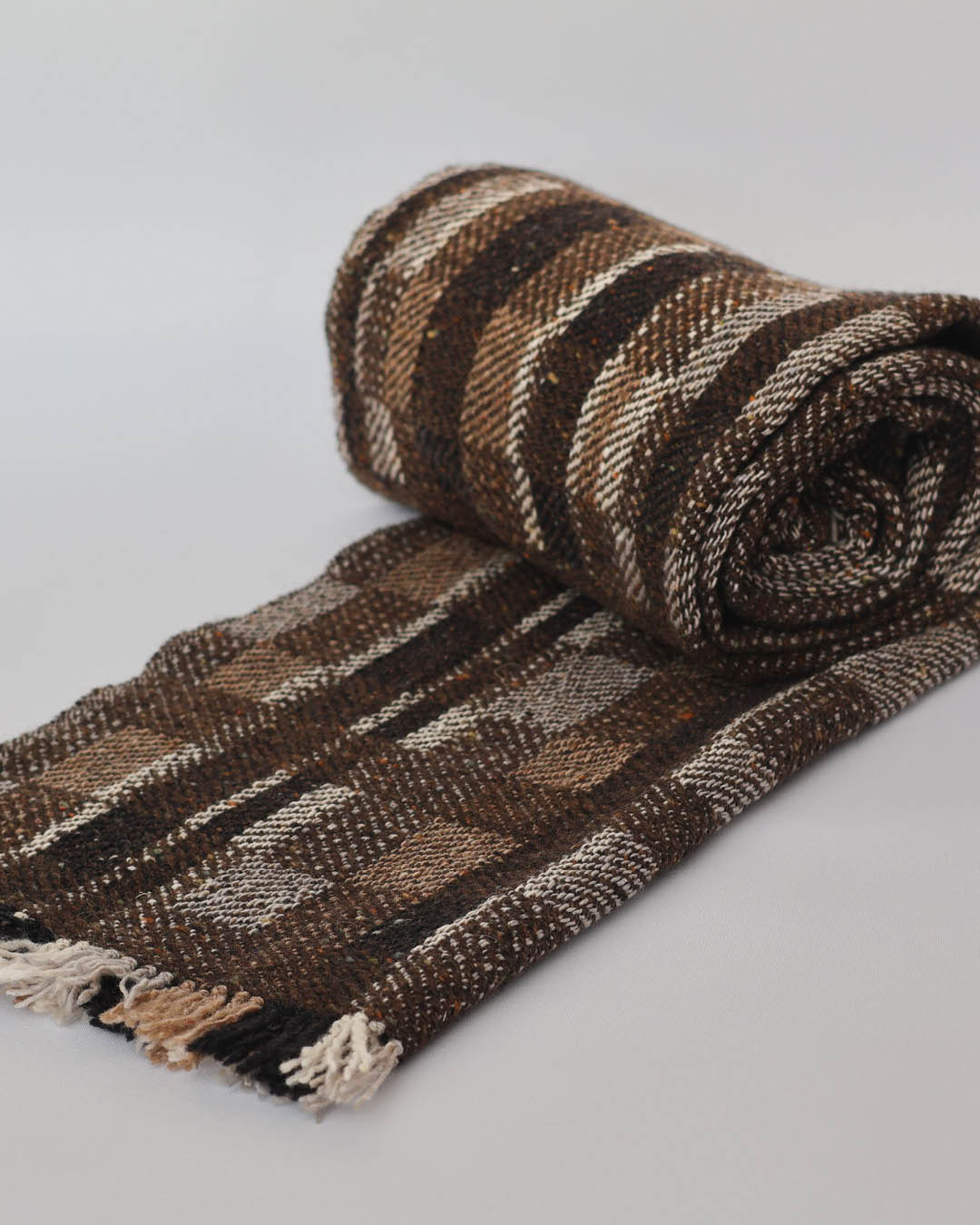 Sall Caife tumepruun - Tuulesttekstiil_2