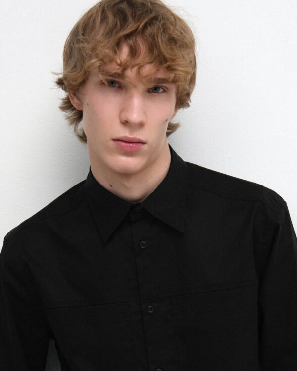 Triiksärk RUSCUS must