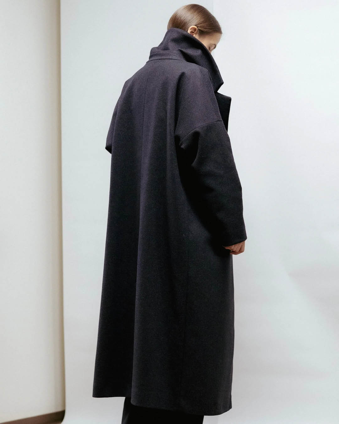 Tumehall villane mantel Eve Hanson_4