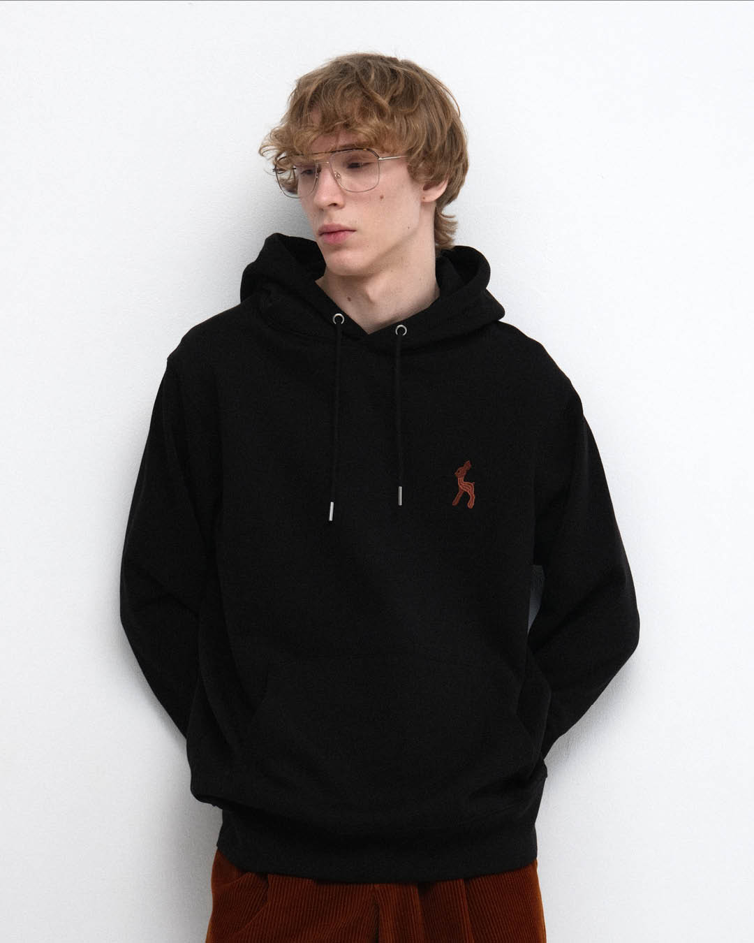 Unisex kapuutsiga dressipluus OIU must - Hannes Rüütel_