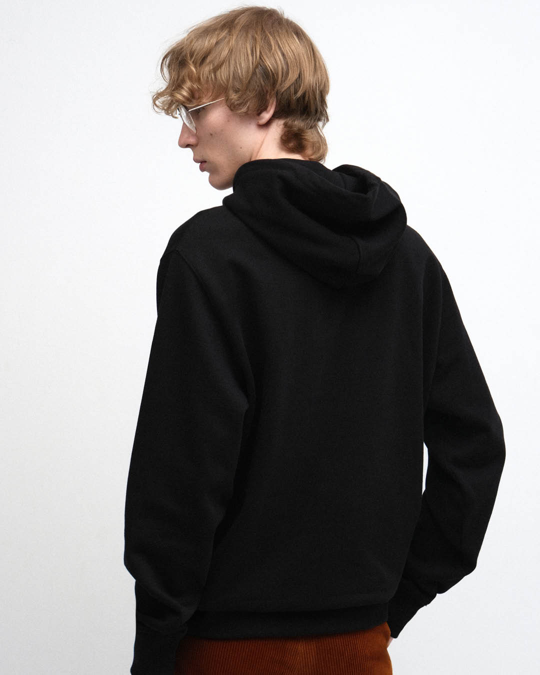 Unisex kapuutsiga dressipluus OIU must - Hannes Rüütel_2