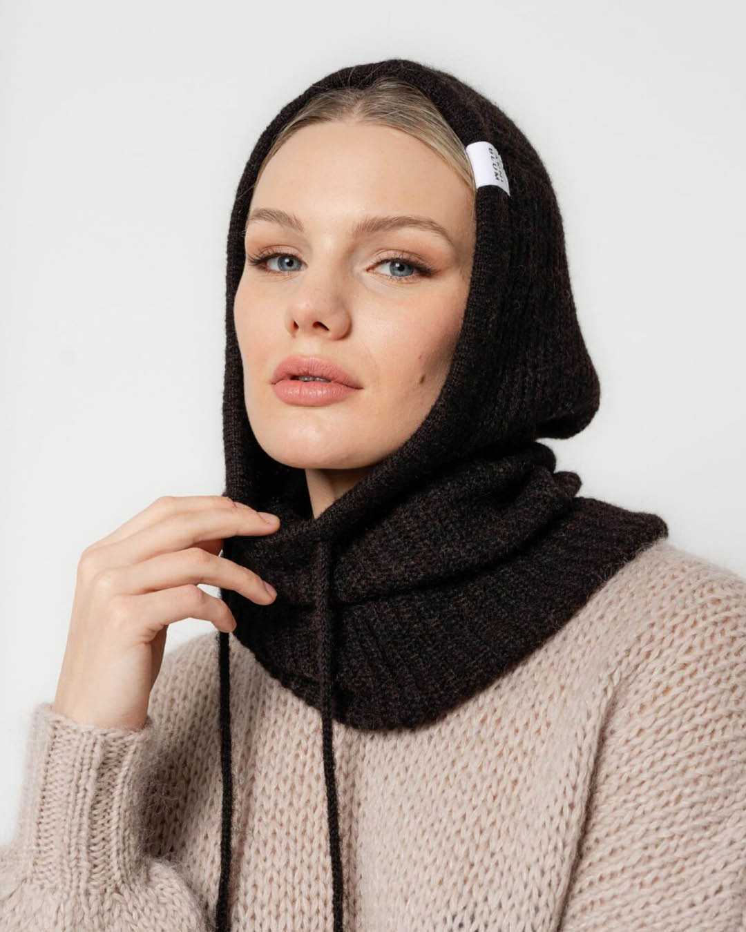 Alpakavillane balaclava must - Ärni Blum_