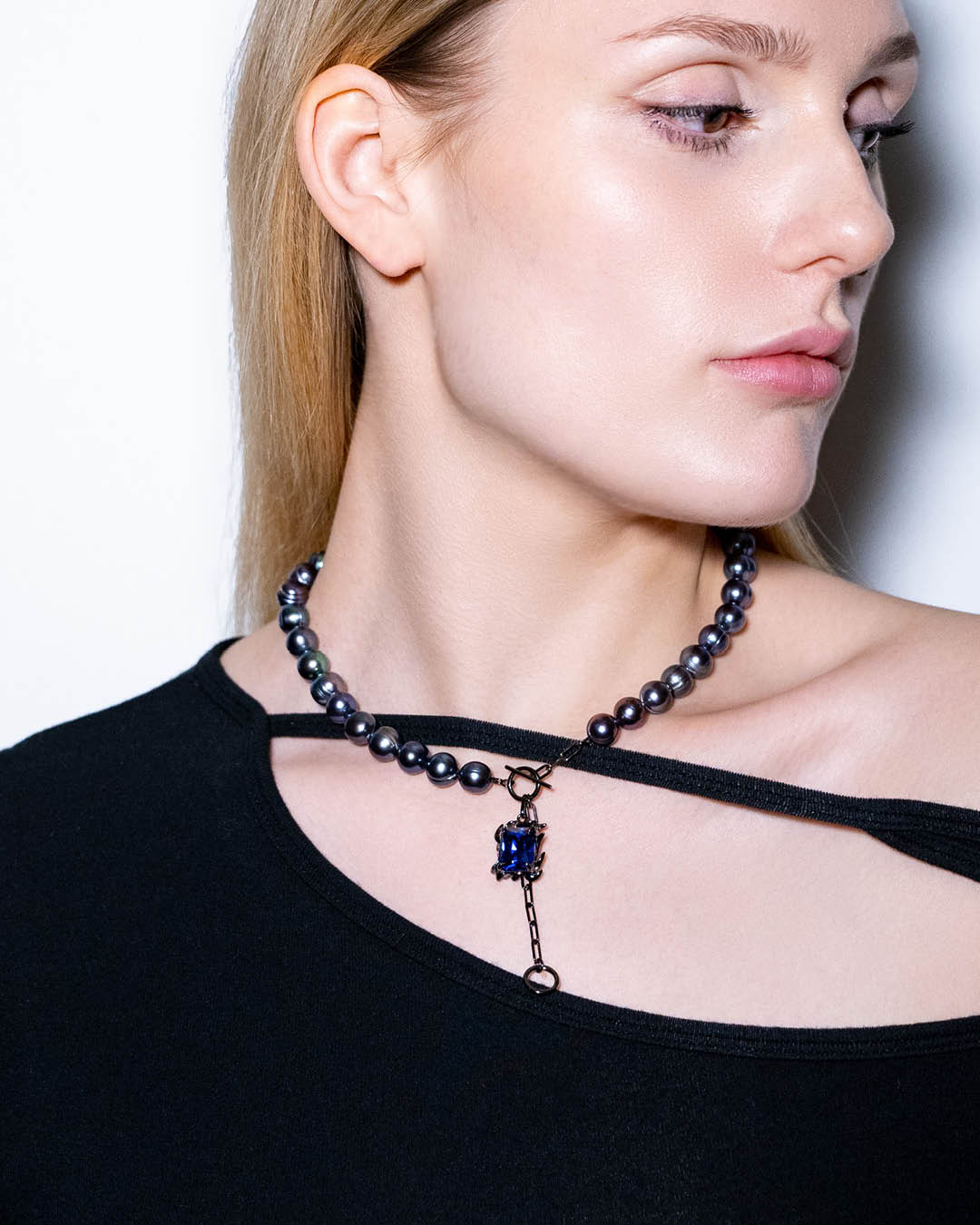 Grand Orpheus musta pärli kaelakee öösinise kiviga - NRNT_3