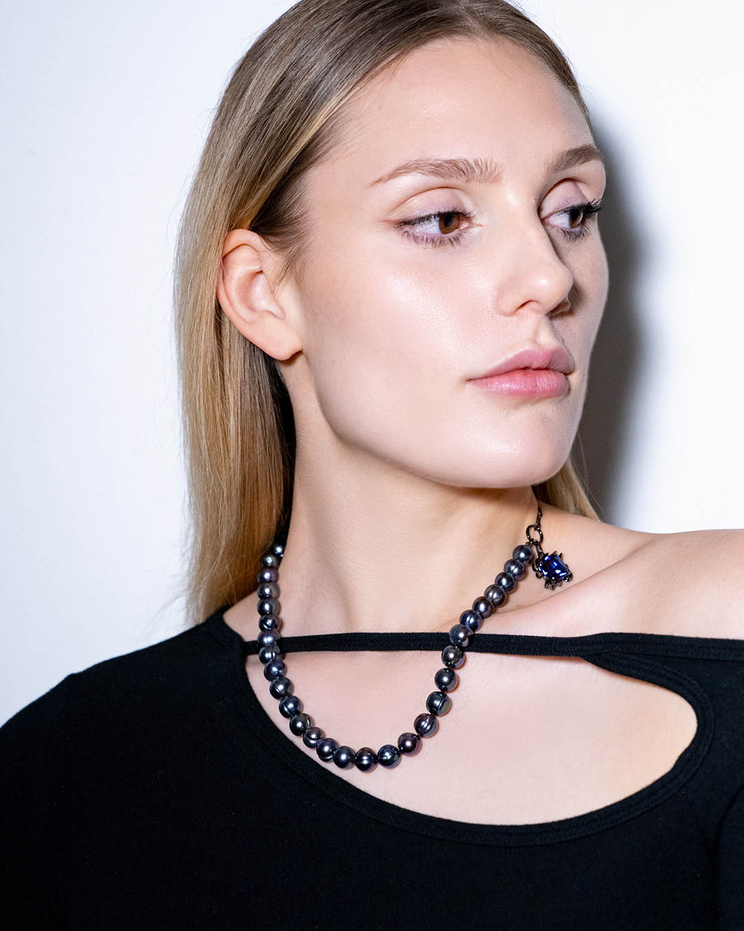 Grand Orpheus musta pärli kaelakee öösinise kiviga - NRNT_4