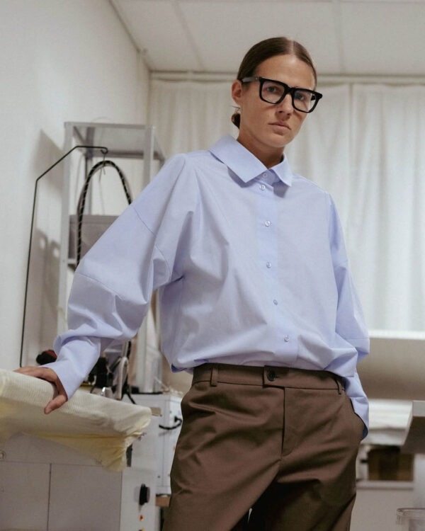 Helesinine puuvillast pluus