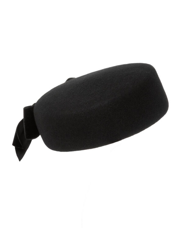 Klassikaline tablettkübar sametlipsukesega