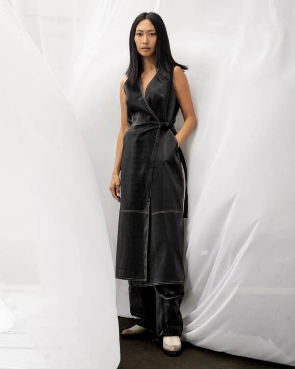 TARA ussimustrilised püksid läikiv must