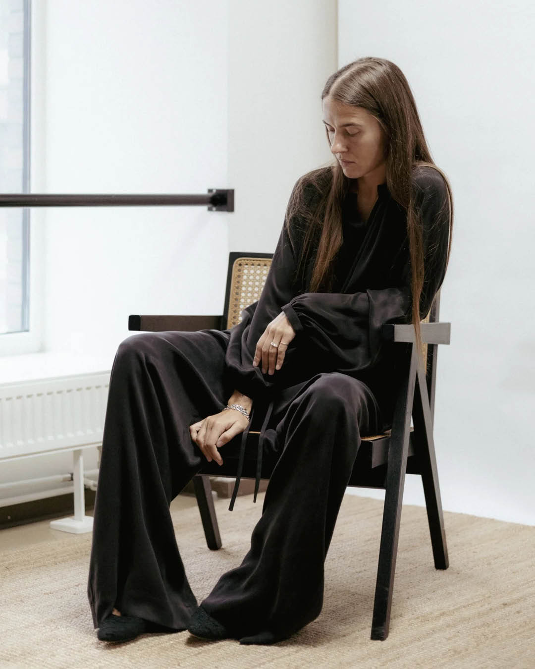 Mustad cupro püksid Eve Hanson_2