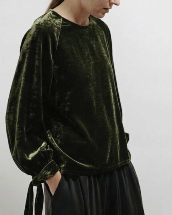 Oliiviroheline viskoos-siid velvetist pluus