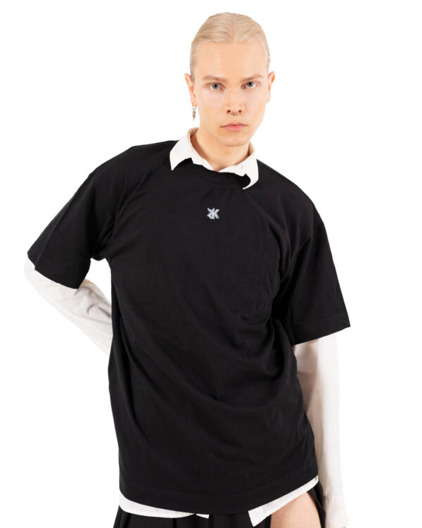 KK Logo T-särk must